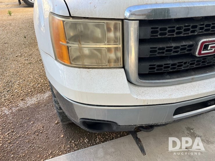 2012-gmc-3500hd-image-18