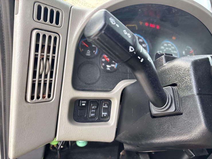 2018-international-durastar-4300-image-14