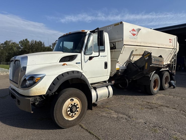 #1249-•-2011-navistar-7600-sba-6x4-2010-mixer-truck-image-1