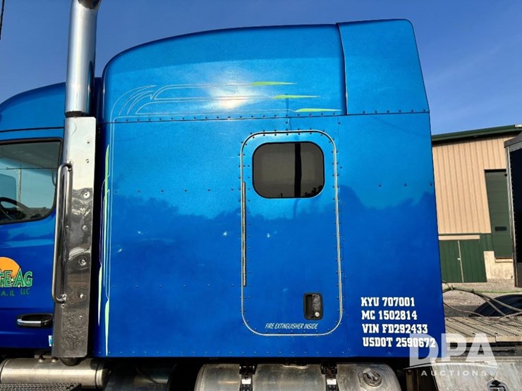 2015-peterbilt-579-image-25