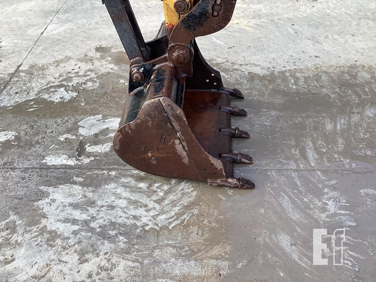 2015-caterpillar-305.5e2-cr-image-9