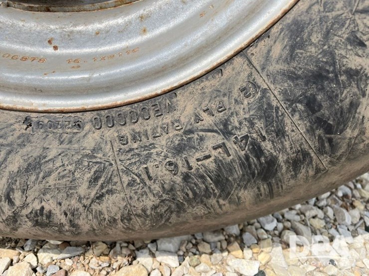 case-ih-2800-image-22