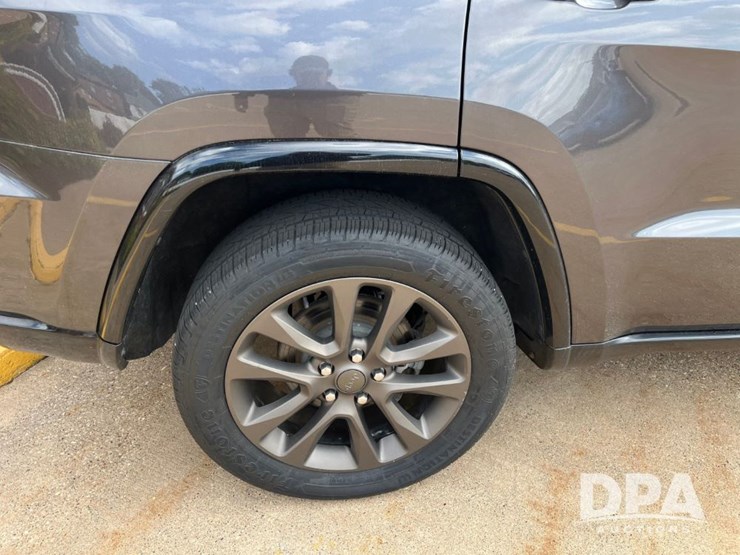 2016-jeep-grand-cherokee-image-27