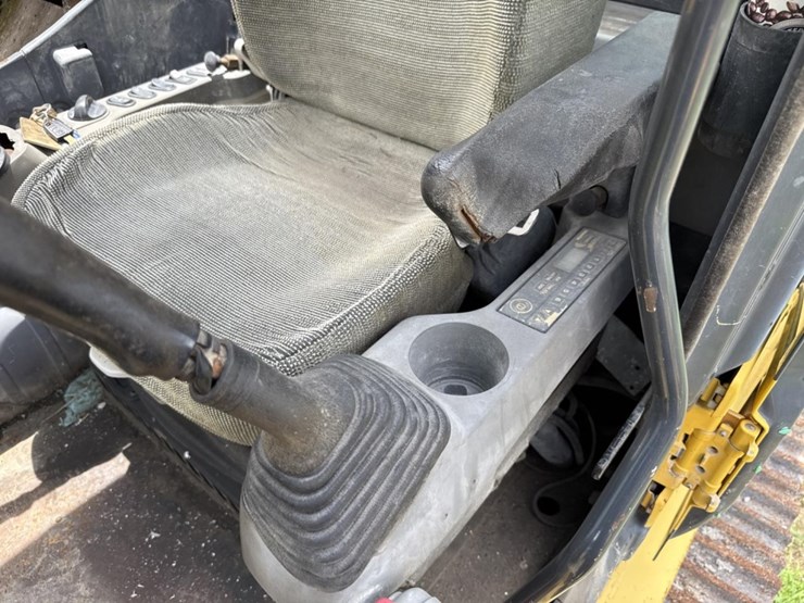2015-komatsu-pc490-lc-11-image-32