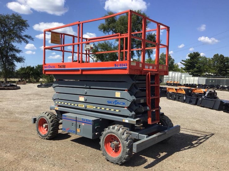 2006-skyjack-sj8243rt-image-1