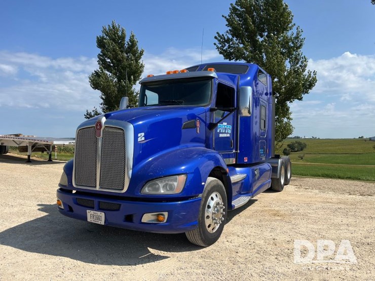 2013-kenworth-t660-image-2