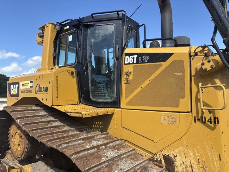 2018-caterpillar-d6t-lgp-image-12
