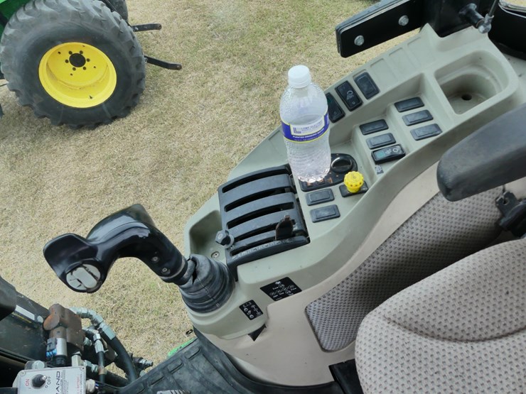 john-deere-4052r-image-15