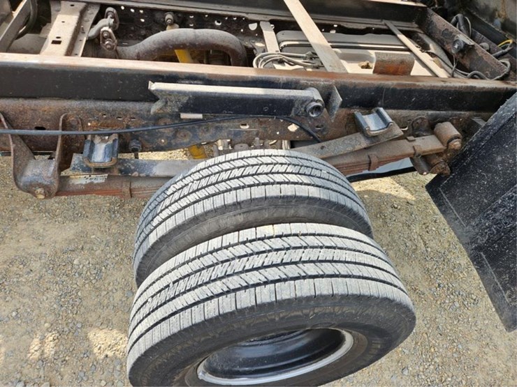 2004-ford-f350-image-36