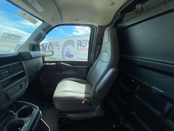 2019-chevrolet-express-2500-image-19