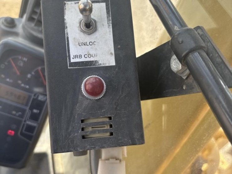 2006-deere-160c-lc-image-41