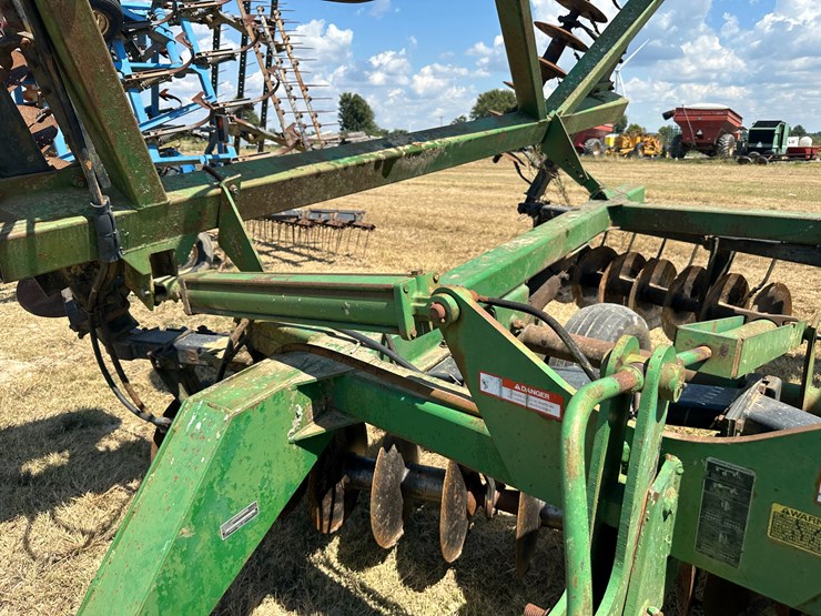john-deere-34-image-27
