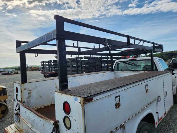 2002-ford-f550-image-30