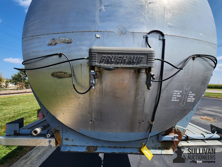 1968-fruehauf-tanker-image-12