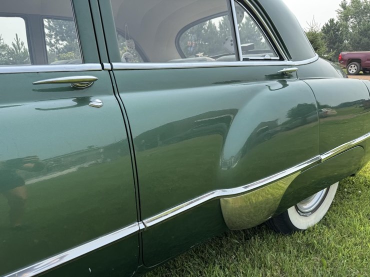 #1062-•-1949-buick-series-50-super-sedan-image-12