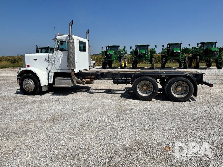 1986-peterbilt-359-image-14