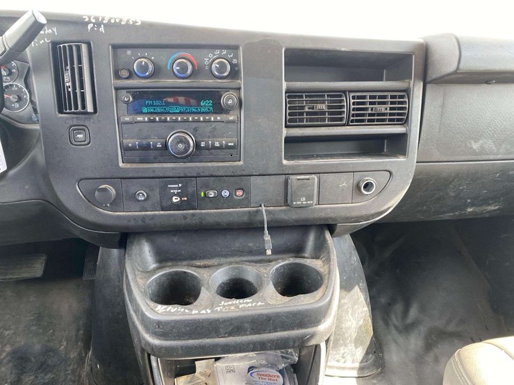 2019-chevrolet-express-2500-image-18