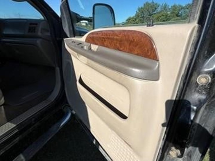 2001-ford-f350-image-15