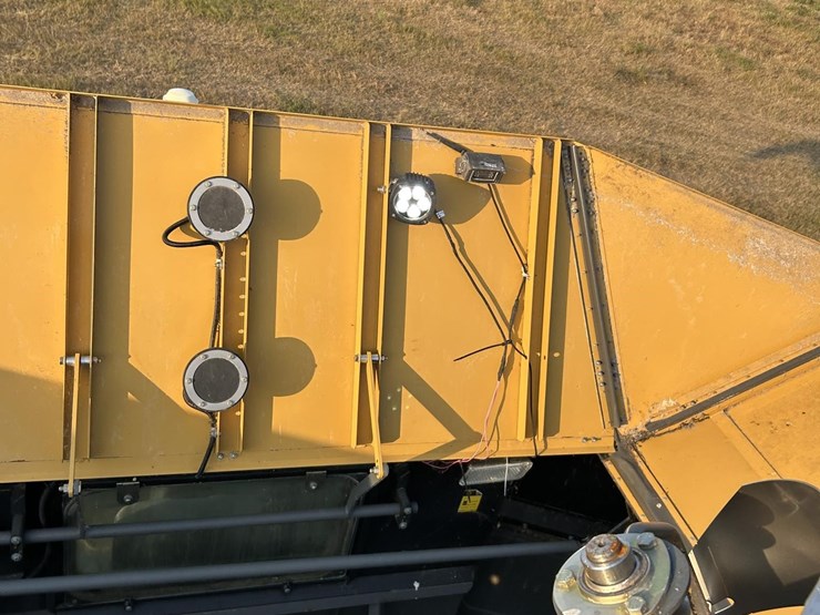 2013-claas-lexion-750-image-80