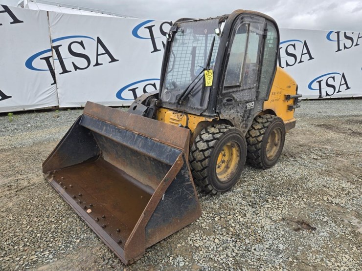 2010-jcb-180-image-1