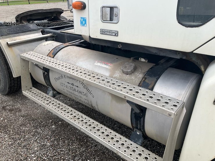 2000-freightliner-flc120-image-21