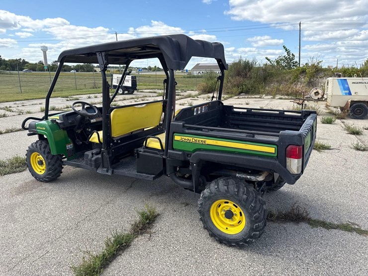 2018-john-deere-gator-image-2