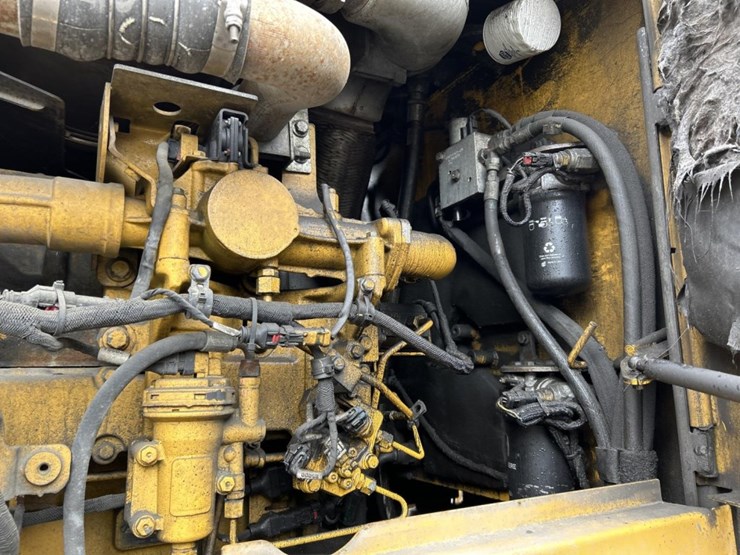2014-deere-824k-image-52
