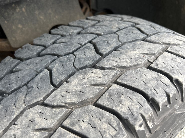 2014-chevrolet-3500-image-56