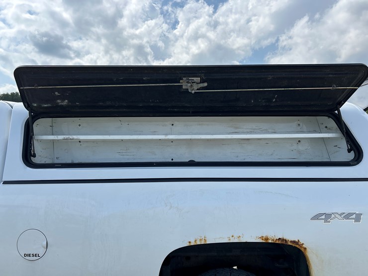 2014-chevrolet-3500-image-12