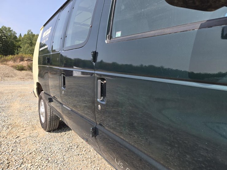 2008-ford-e250-image-19