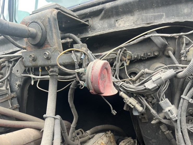 1995-ford-l9000-image-70