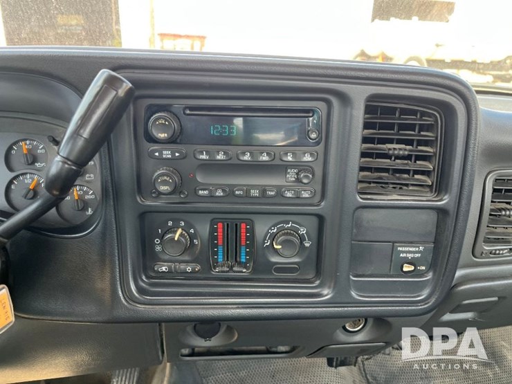 2004-chevrolet-2500hd-image-55