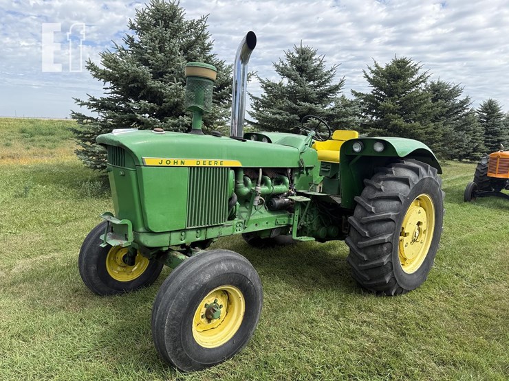 john-deere-4440-image-1