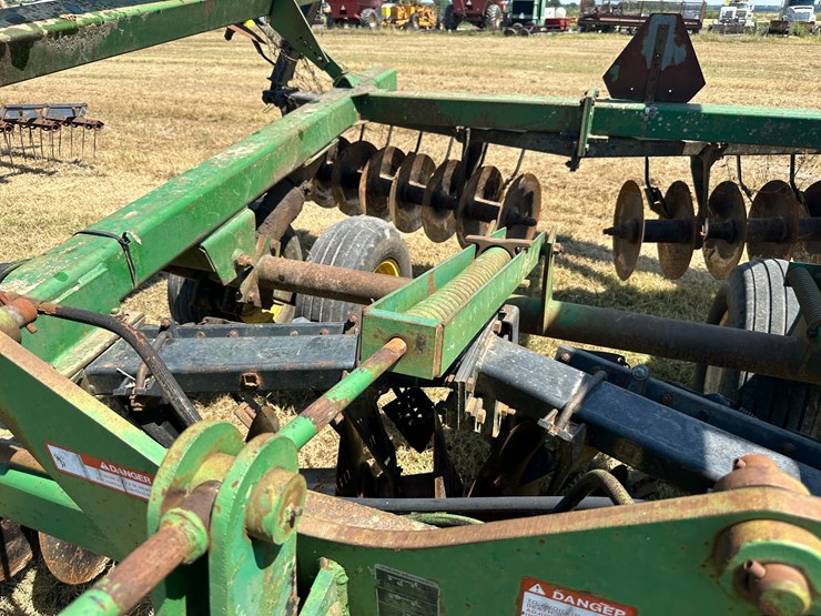 john-deere-34-image-28