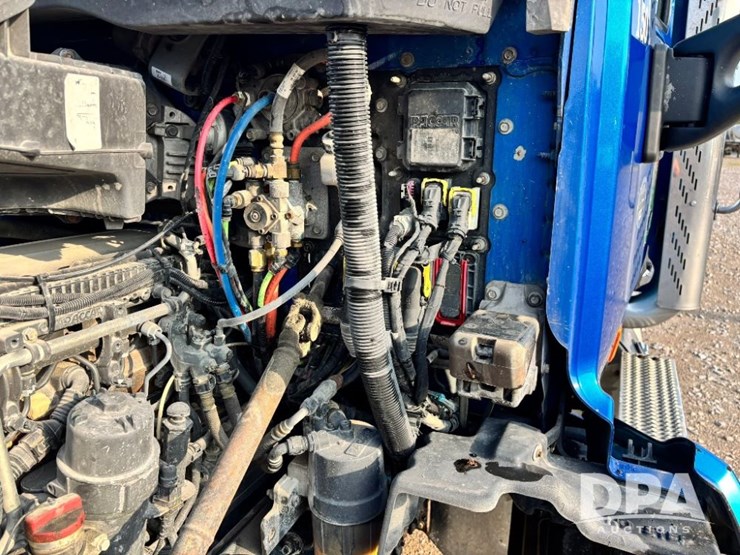 2015-peterbilt-579-image-67