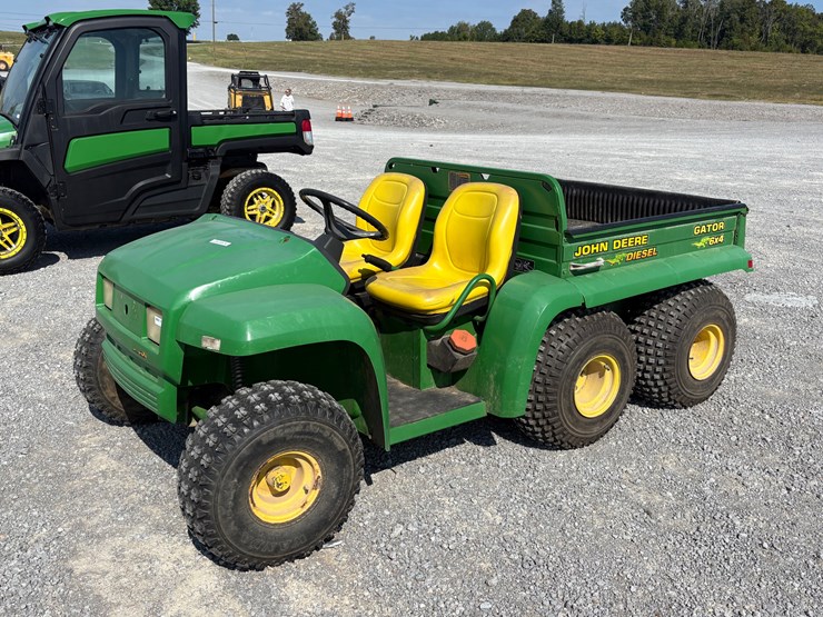 john-deere-gator-image-1