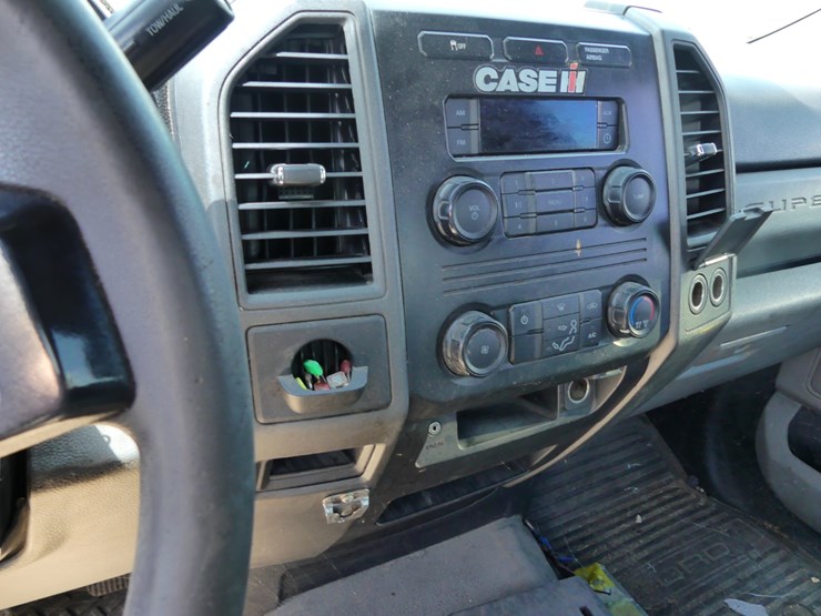 2019-ford-f350-xl-image-14