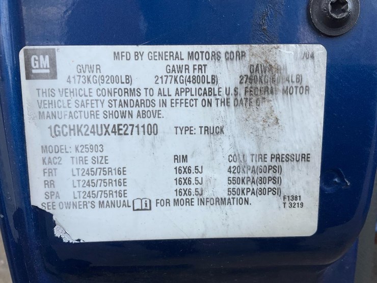 2004-chevrolet-k2500-image-8