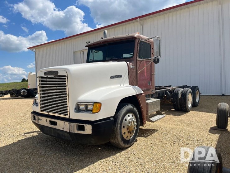 1991-freightliner-truck-(jn2955,-unit-758)-image-1