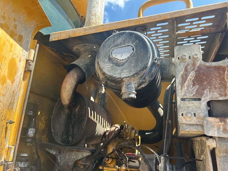 john-deere-444h-image-33