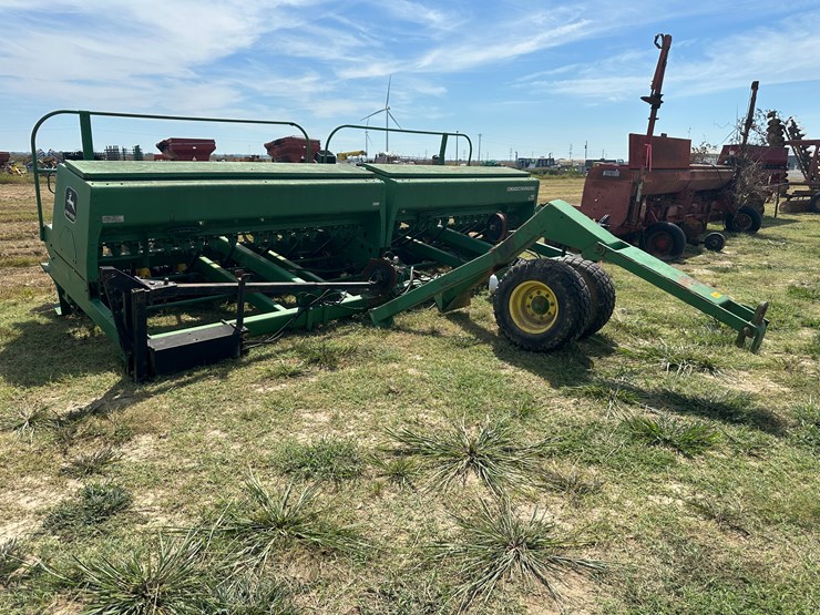 john-deere-750-image-2