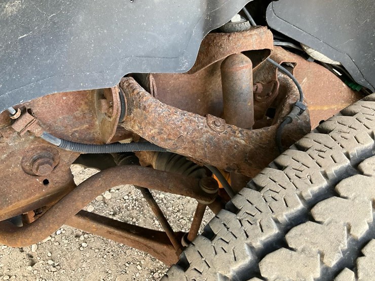 2004-chevrolet-k2500-image-26