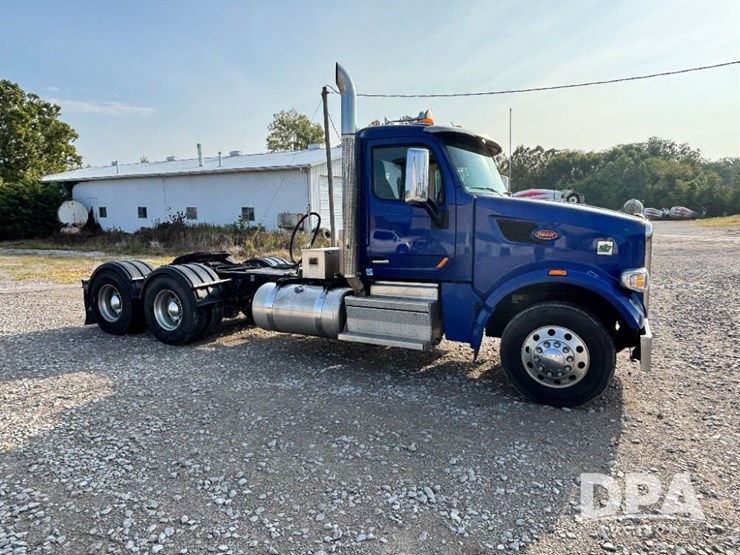 2019-peterbilt-567-image-6