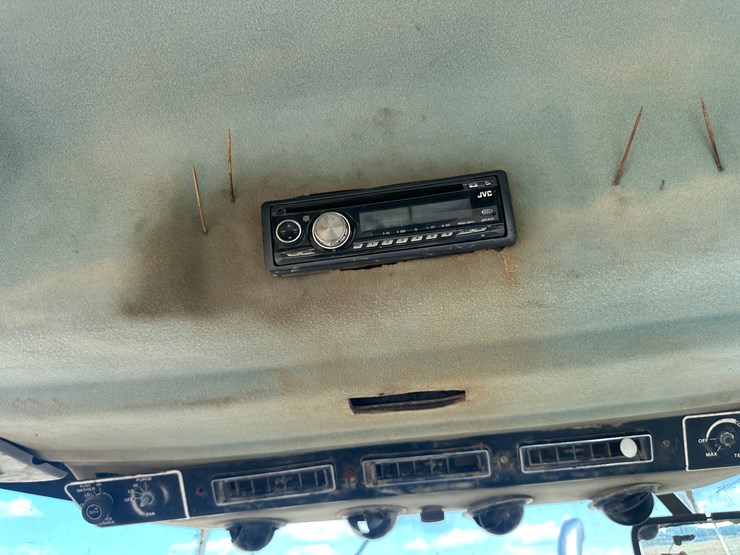 1990-ford-876-image-66