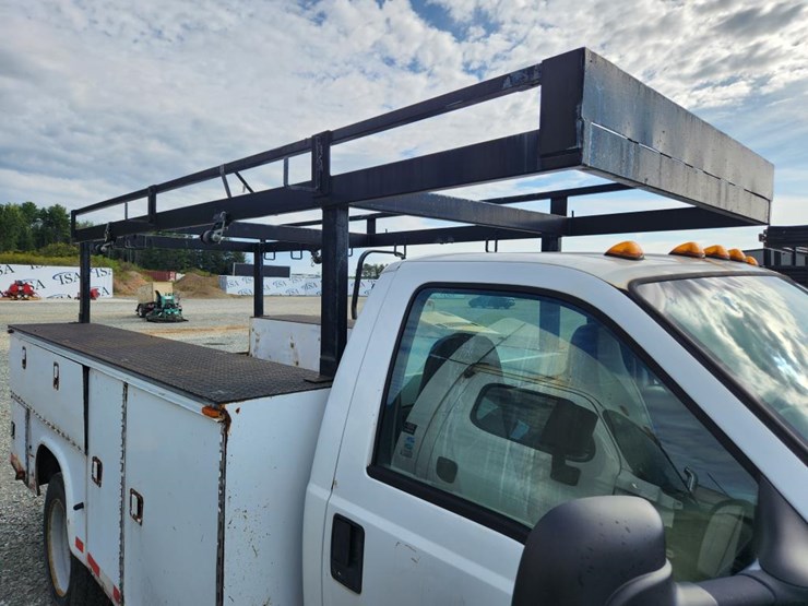 2002-ford-f550-image-29