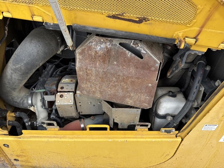 2014-komatsu-d65px-17-image-20