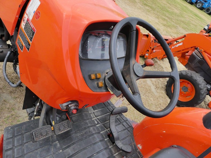 2020-kubota-mx5400-image-11