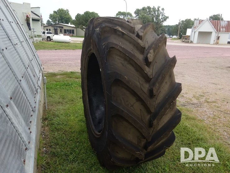 michelin-flotation-tire-(pz13894)-image-9