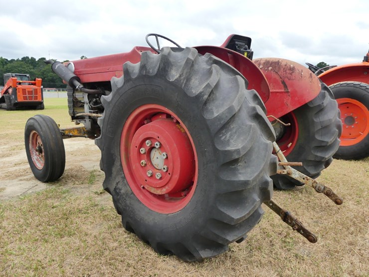 massey-ferguson-165-image-4