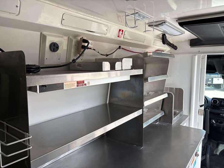 2021-mercedes-benz-sprinter-4500-image-24